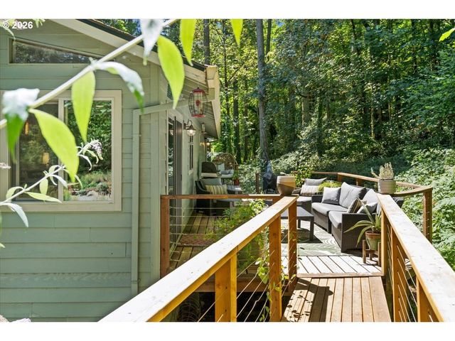 30475 Sw RIVERWOOD Dr, West Linn, OR 97068