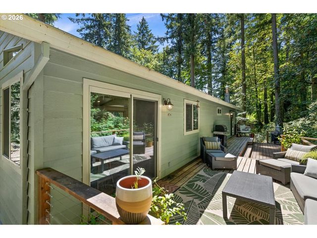 30475 Sw RIVERWOOD Dr, West Linn, OR 97068