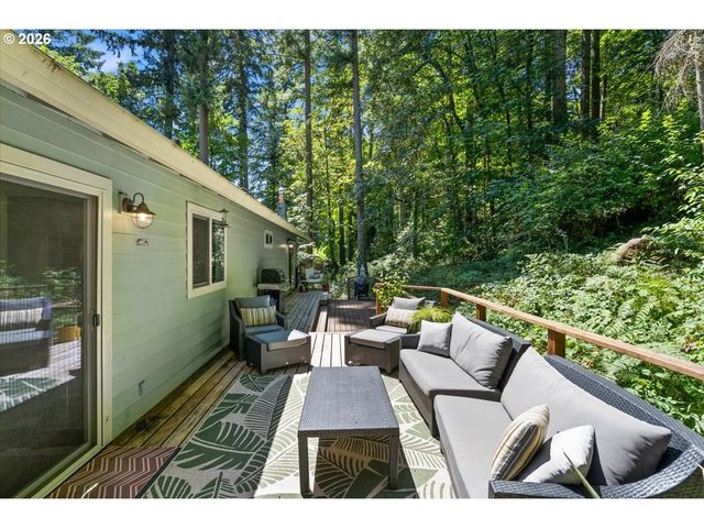 30475 Sw RIVERWOOD Dr, West Linn, OR 97068