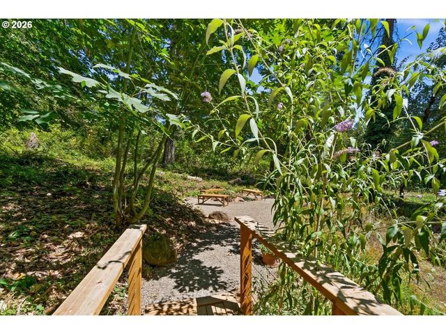 30475 Sw RIVERWOOD Dr, West Linn, OR 97068