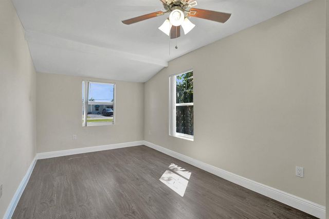 131 NE 51st Street, Oakland Park, FL 33334