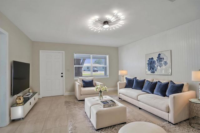 131 NE 51st Street, Oakland Park, FL 33334