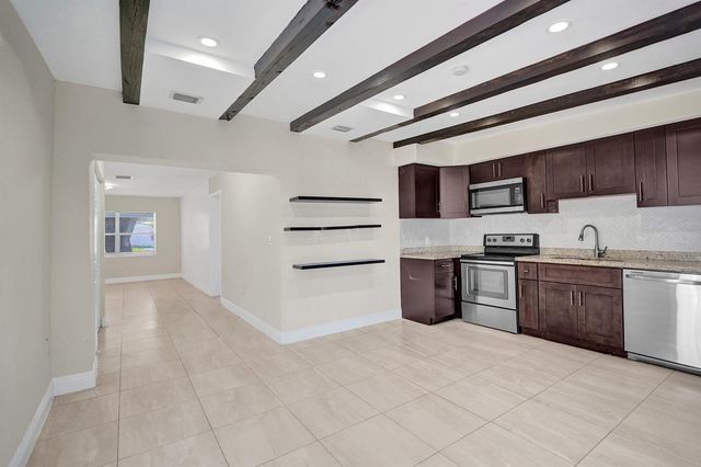 131 NE 51st Street, Oakland Park, FL 33334