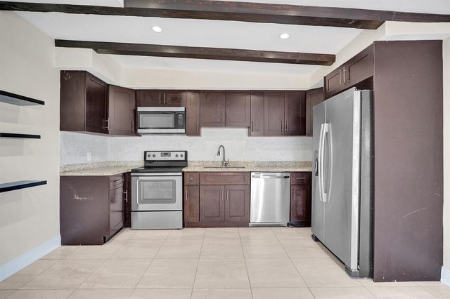 131 NE 51st Street, Oakland Park, FL 33334