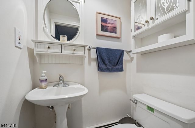 128 Marne Rd, Hopatcong Boro, NJ 07843