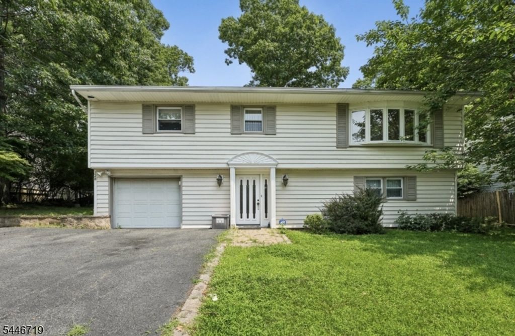 128 Marne Rd, Hopatcong Boro, NJ 07843