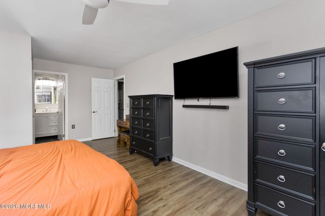 208 Owls Nest Court, Jackson, NJ 08527