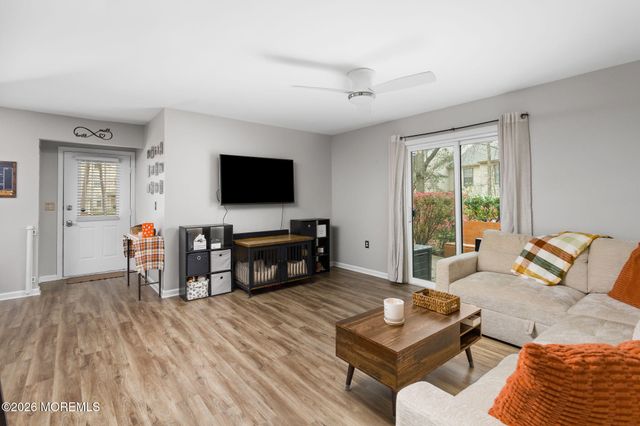 208 Owls Nest Court, Jackson, NJ 08527