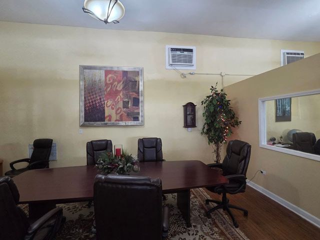 7547 N Rogers Avenue, Chicago, IL 60626