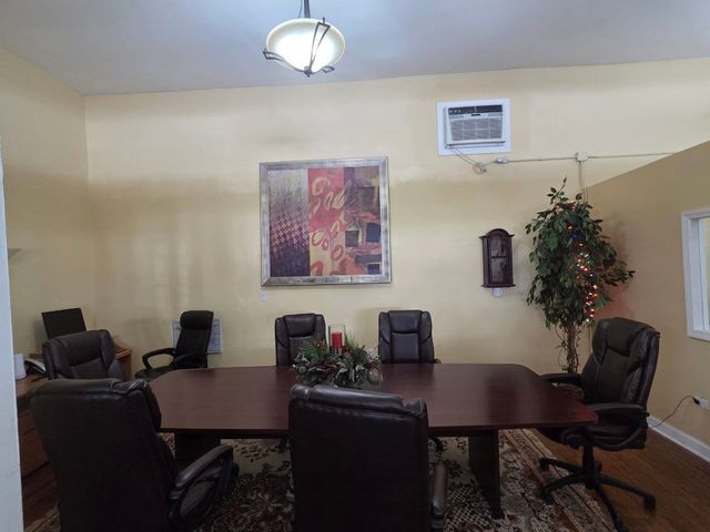 7547 N Rogers Avenue, Chicago, IL 60626