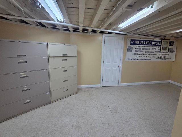 7547 N Rogers Avenue, Chicago, IL 60626