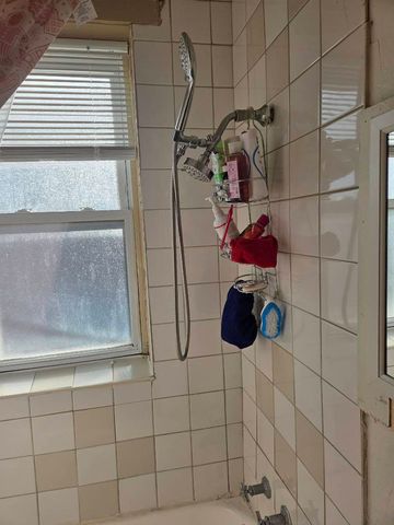 7547 N Rogers Avenue, Chicago, IL 60626