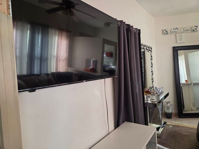 7547 N Rogers Avenue, Chicago, IL 60626