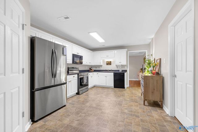 1512 SW Forestview Drive, Decatur, AL 35603