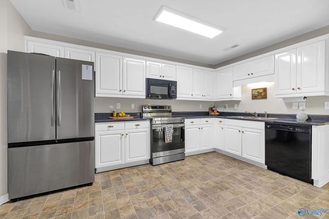 1512 SW Forestview Drive, Decatur, AL 35603