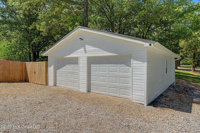 2125 Swinnea Road, Nesbit, MS 38651