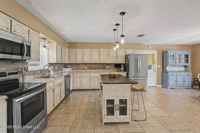 2125 Swinnea Road, Nesbit, MS 38651