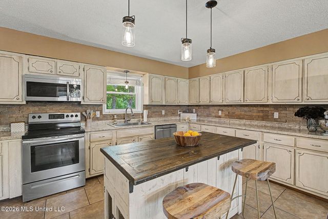 2125 Swinnea Road, Nesbit, MS 38651