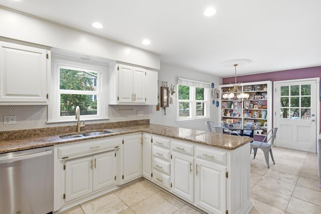 1225 SUNSET DR, Columbia, MO 65203