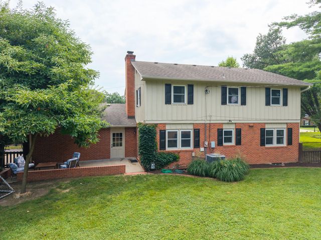 1225 SUNSET DR, Columbia, MO 65203