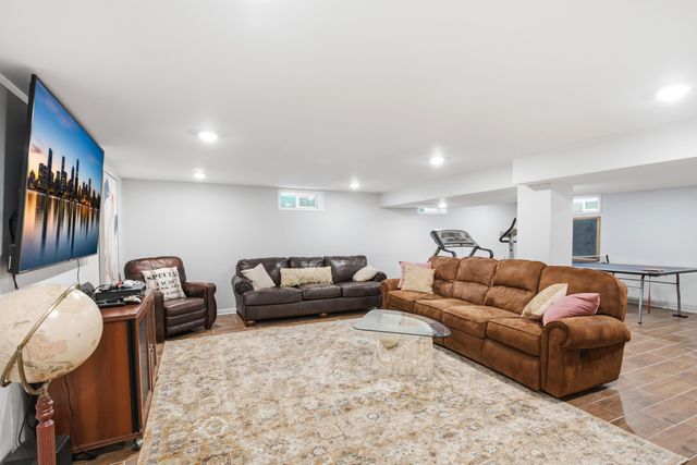 1225 SUNSET DR, Columbia, MO 65203