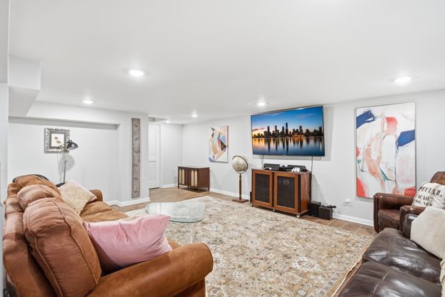 1225 SUNSET DR, Columbia, MO 65203