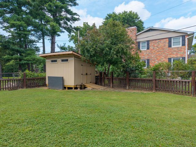 1225 SUNSET DR, Columbia, MO 65203