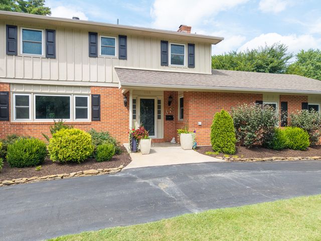 1225 SUNSET DR, Columbia, MO 65203