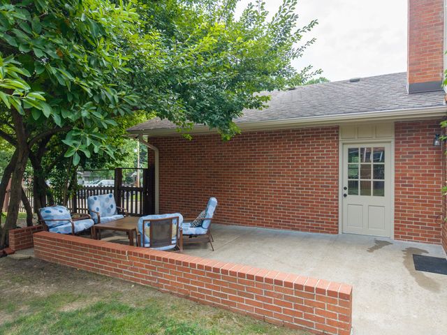 1225 SUNSET DR, Columbia, MO 65203