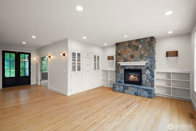 5663 S Campbell Lake Road, Anacortes, WA 98221