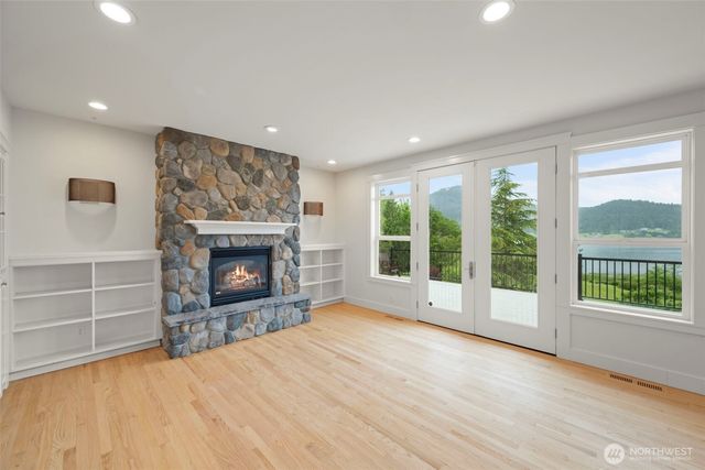 5663 S Campbell Lake Road, Anacortes, WA 98221