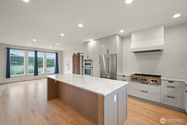 5663 S Campbell Lake Road, Anacortes, WA 98221
