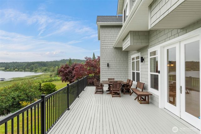 5663 S Campbell Lake Road, Anacortes, WA 98221