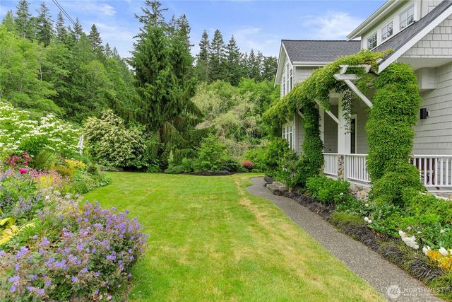 5663 S Campbell Lake Road, Anacortes, WA 98221