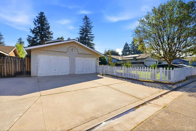 6316 N Barcus Avenue, Fresno, CA 93722
