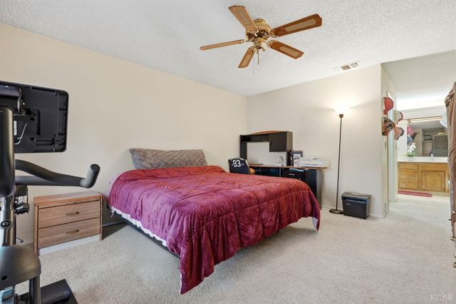 6316 N Barcus Avenue, Fresno, CA 93722