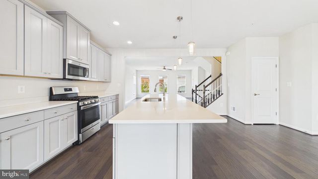 10068 MARKET ST, Manassas, VA 20110