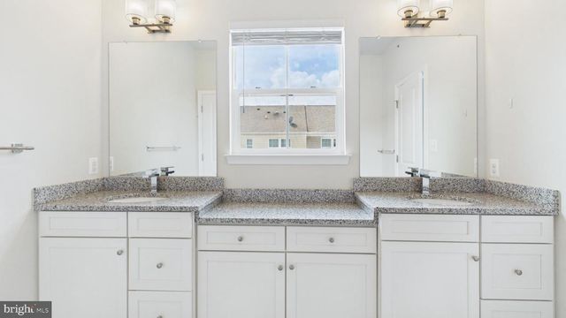 10068 MARKET ST, Manassas, VA 20110