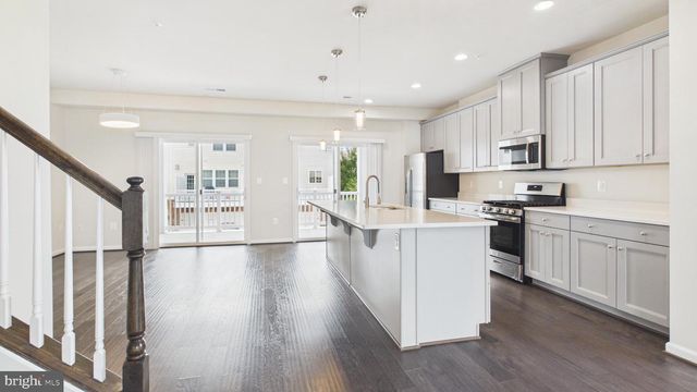10068 MARKET ST, Manassas, VA 20110