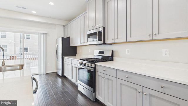 10068 MARKET ST, Manassas, VA 20110