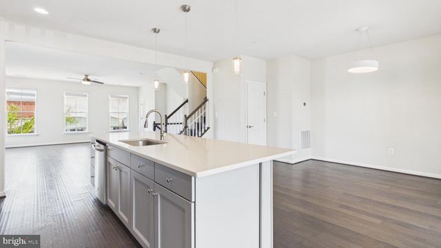 10068 MARKET ST, Manassas, VA 20110