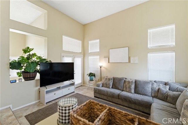 42339 Round Hill, Lancaster, CA 93536