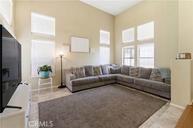 42339 Round Hill, Lancaster, CA 93536