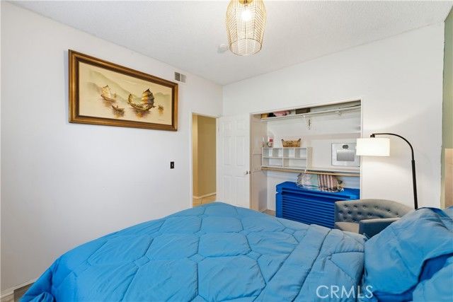 42339 Round Hill, Lancaster, CA 93536