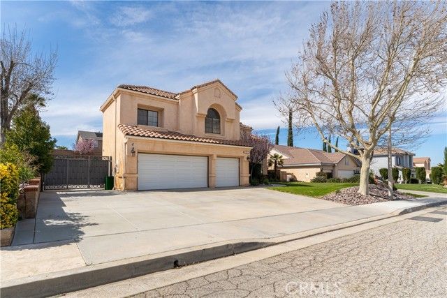 42339 Round Hill, Lancaster, CA 93536