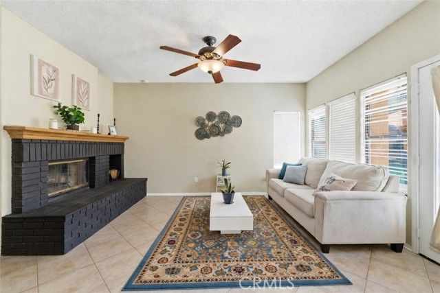 42339 Round Hill, Lancaster, CA 93536