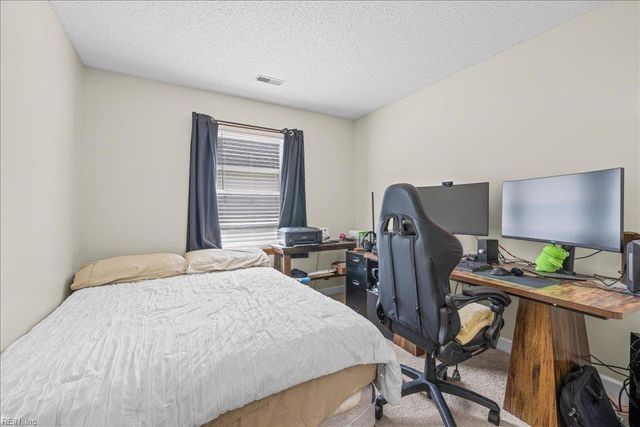 1904 Lapis LN, Virginia Beach, VA 23456