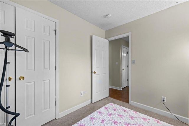 1904 Lapis LN, Virginia Beach, VA 23456