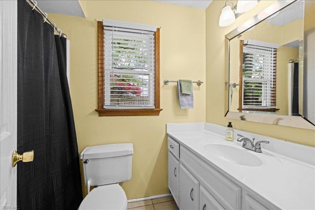 1904 Lapis LN, Virginia Beach, VA 23456