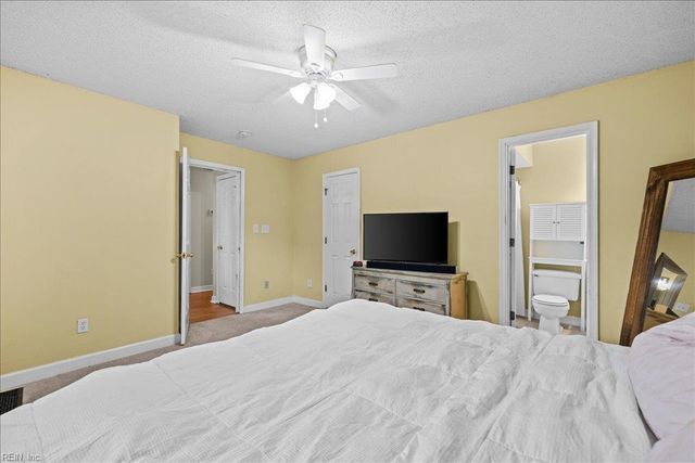 1904 Lapis LN, Virginia Beach, VA 23456